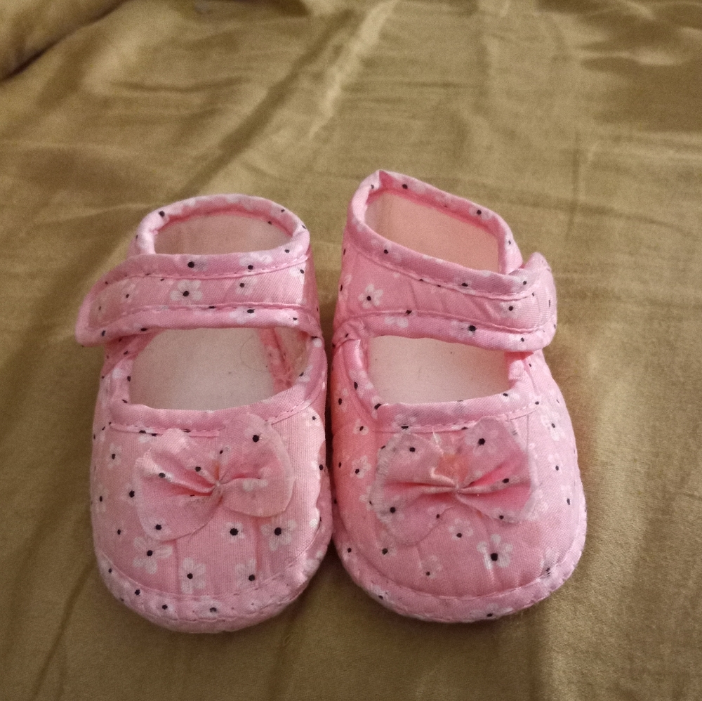 Soft bottom baby girl sandals